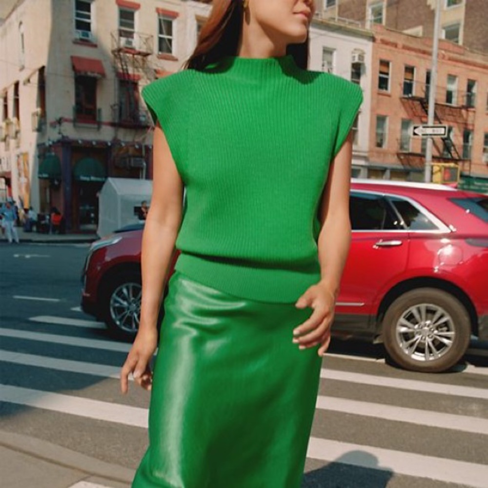 Aritzia Babaton Hazlitt Vest in Gloss Green